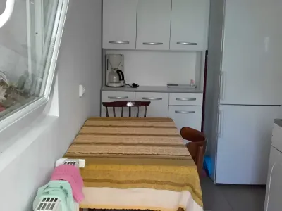 inchiriere casa Sector 1 Bucuresti bucatarie cu loc de masa